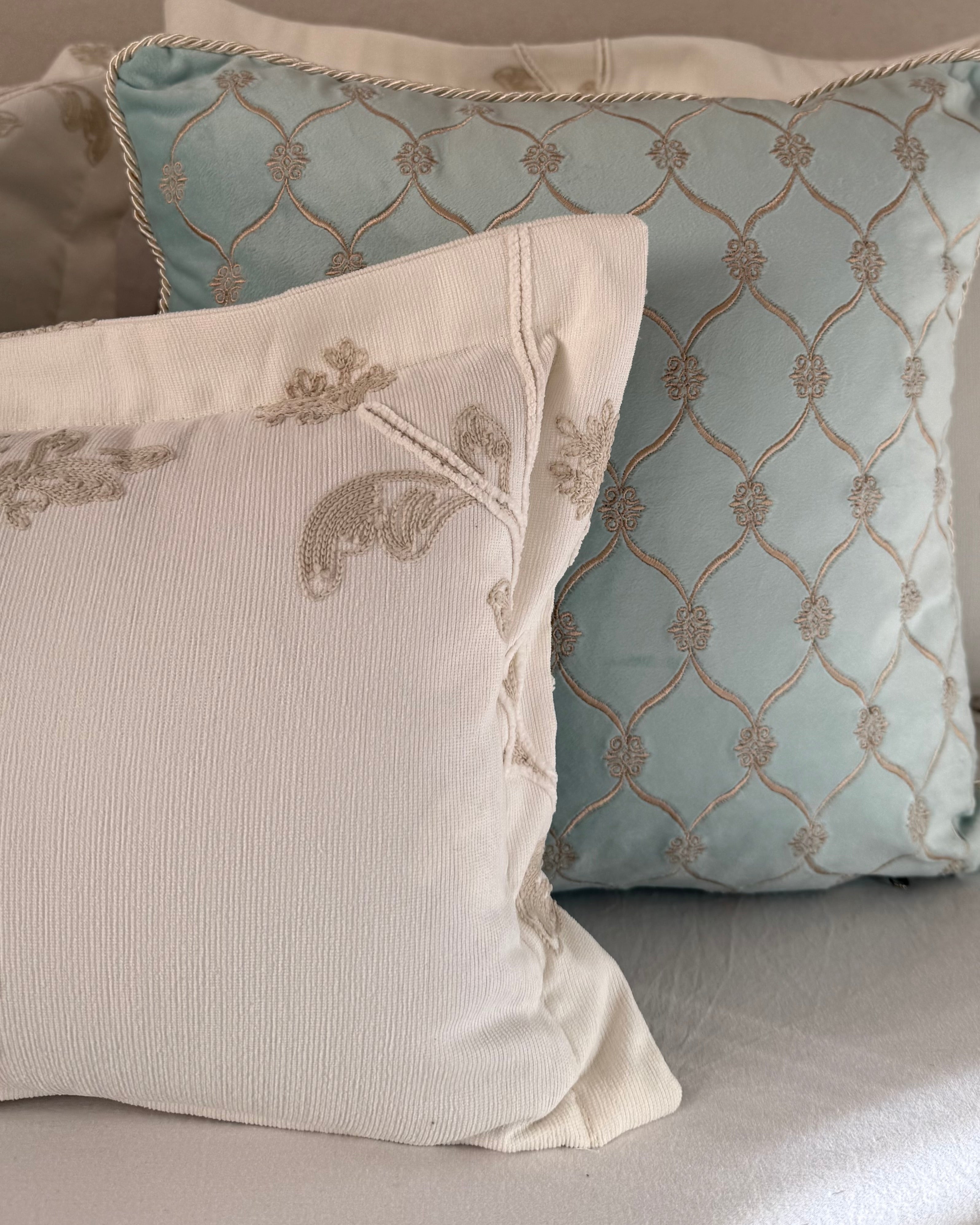 Couvre lit "Venesia" Taupe en piqué royal