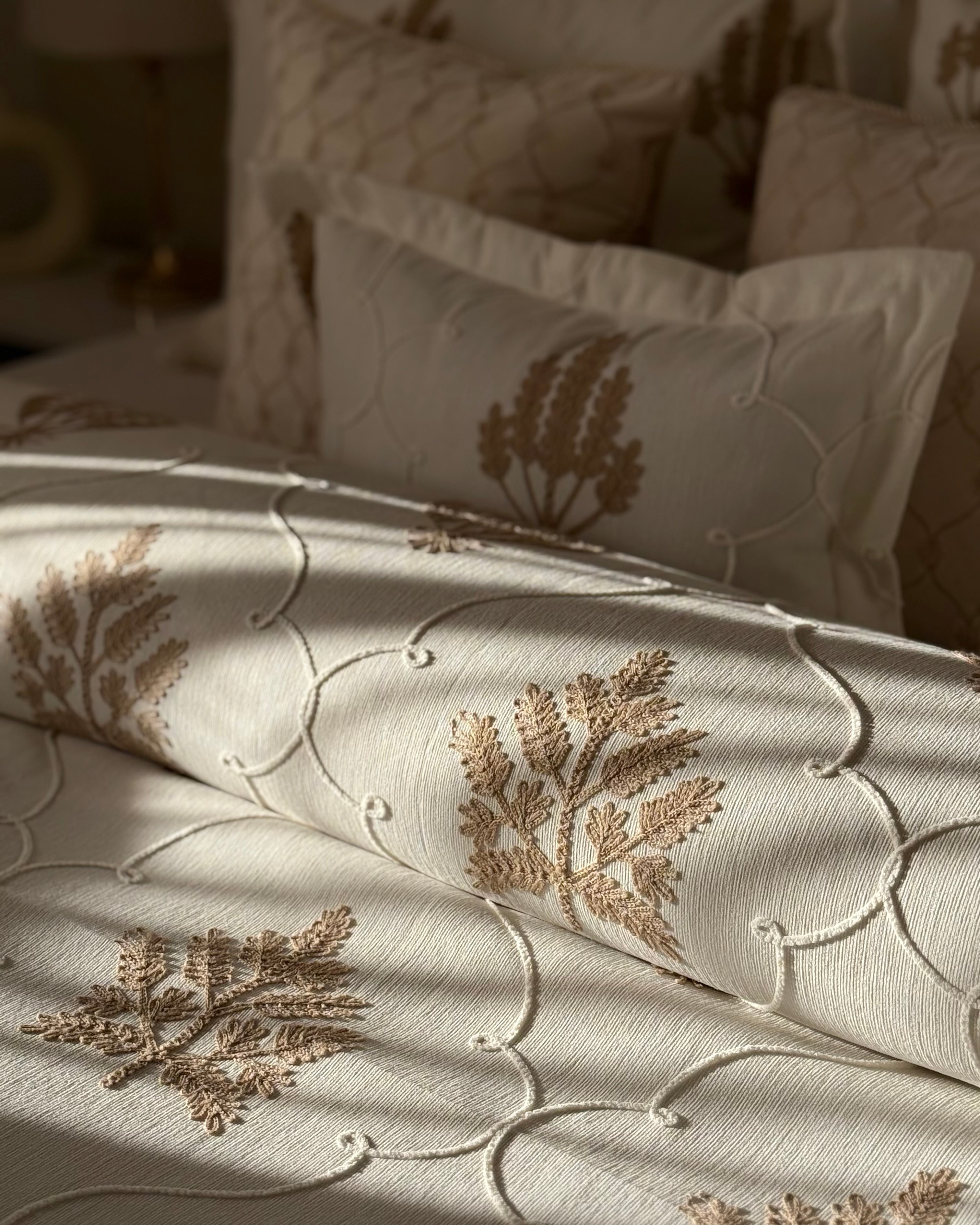 Couvre lit « Florence » en piqué royal (Marron)