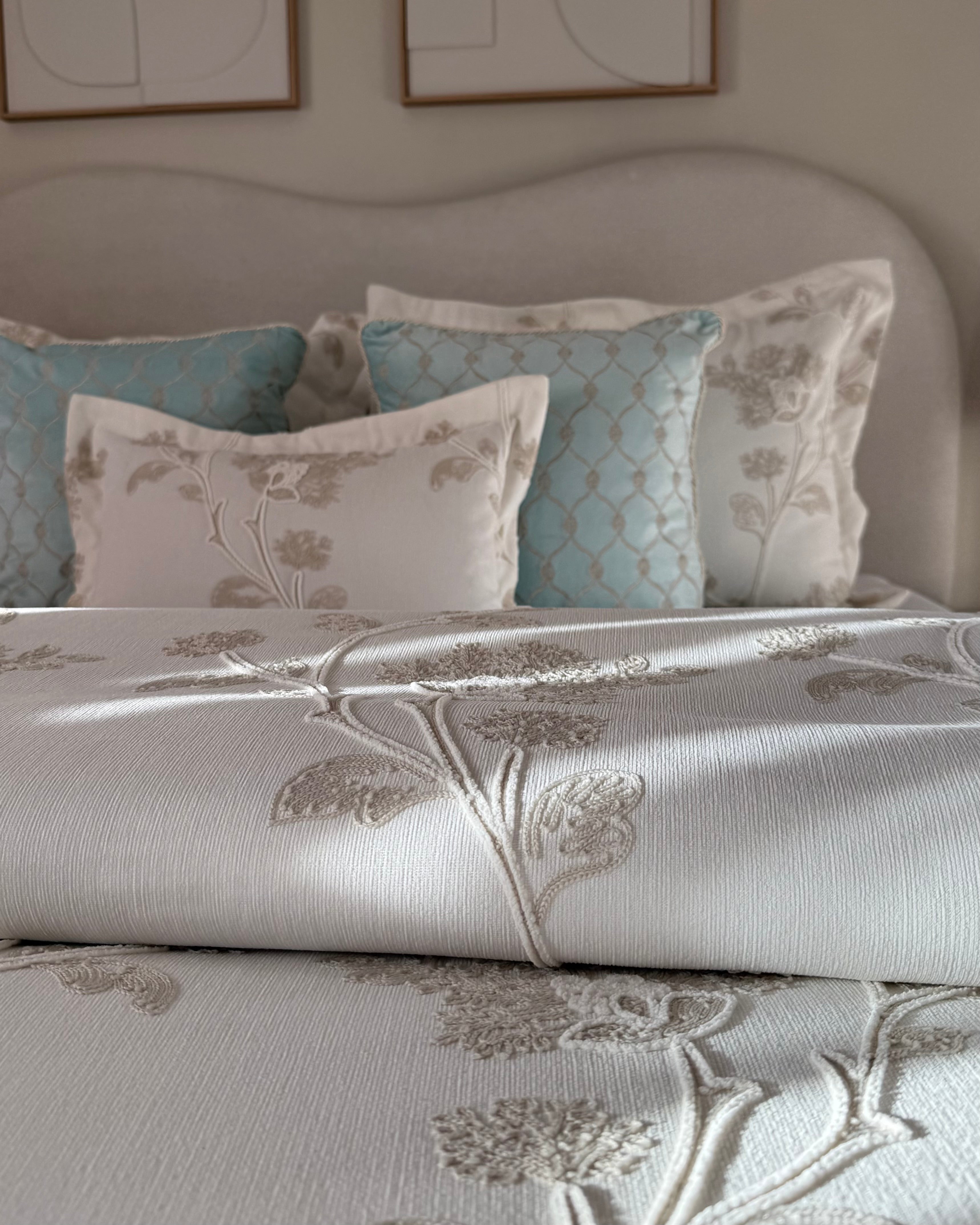 Couvre lit "Venesia" Taupe en piqué royal