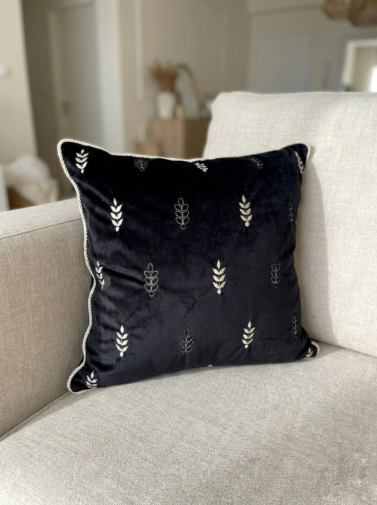 Housse de coussin noire