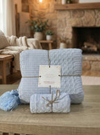Plaid Bleu en maille + 1 housse de coussin